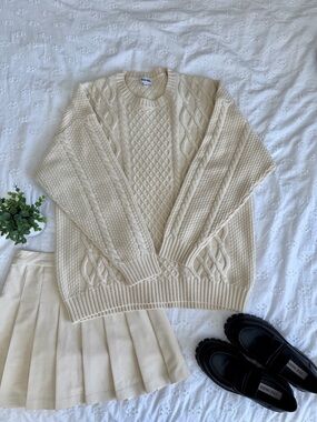 Sun•deh Oversized Cable Knit Sweater – Size Large
